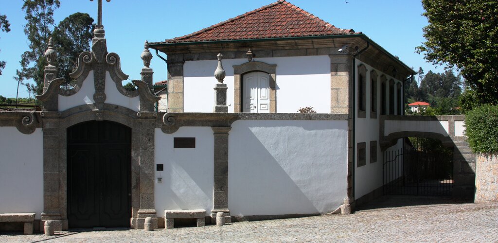 Entrada_Casa_da_Portela