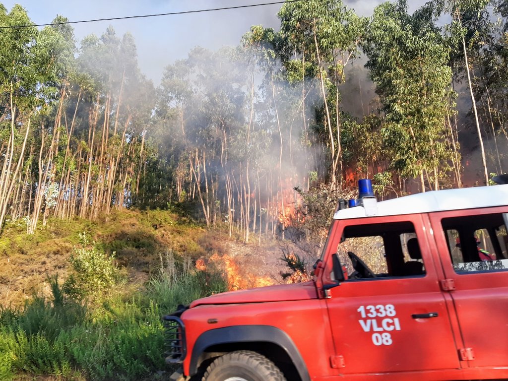 Portugal em situação de alerta devido ao risco de incêndio entre as 00h00 de dia 6 e as 23h59 de ...