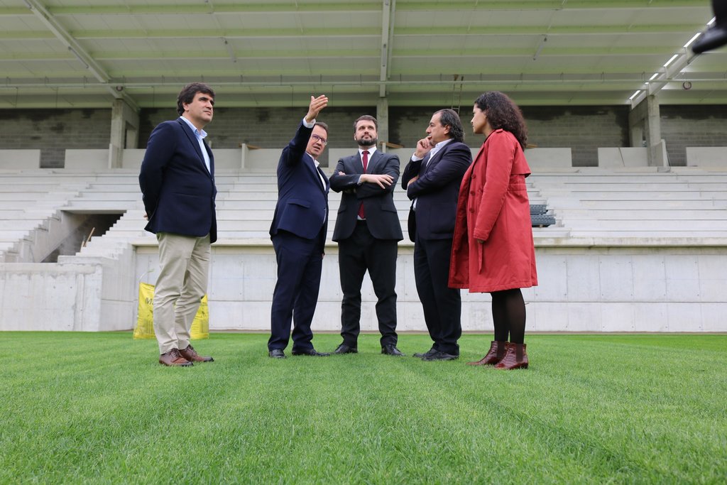 Secretário de Estado do Desporto e Juventude e Presidente da Câmara de Paredes visitaram Pavilhão...