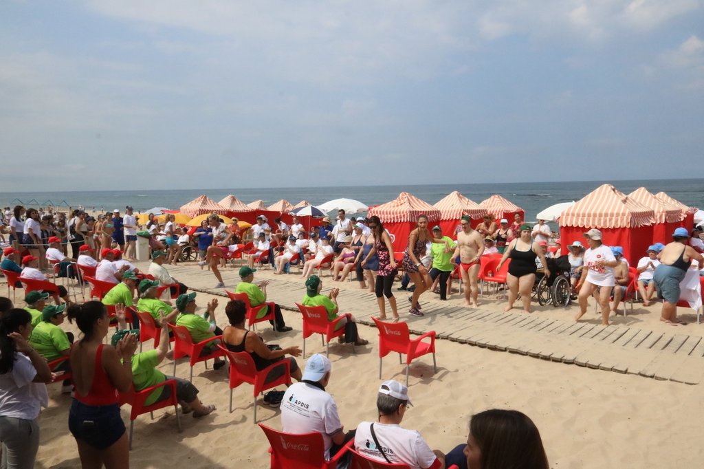 Câmara de Paredes levou 350 Idosos à praia