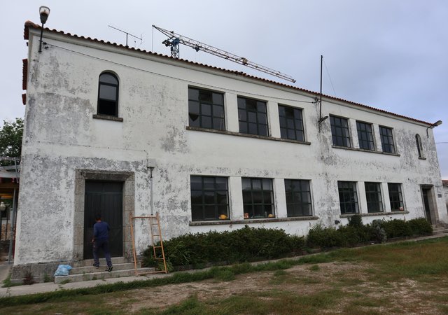 Projeto de construção da Escola de Música Comunitária de Bitarães na antiga escola primária foi a...