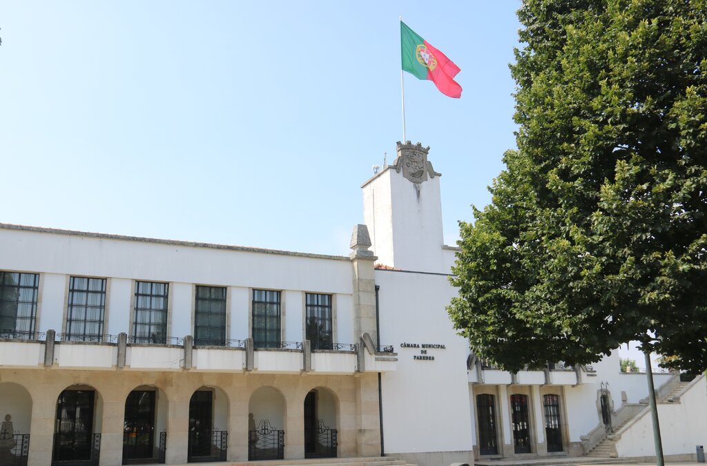 Câmara de Paredes atribui apoio ao 1º Ciclo no material escolar através de credencial e celebra p...