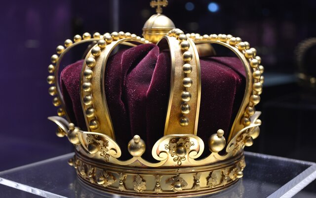 king-1304612_1920