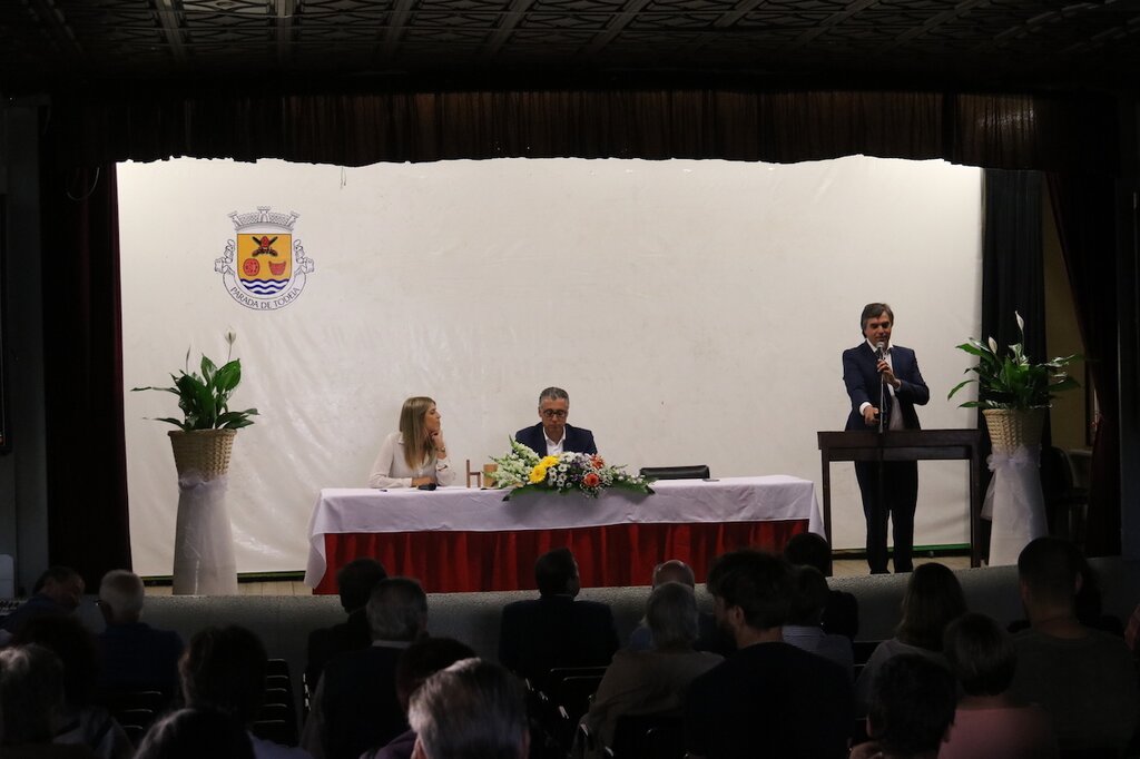 Camara_Inaugura_Obras_Parada1