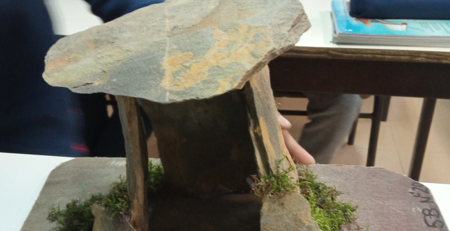 Exposição Coletiva "Relação Escola/Família: Objetos 3D da Aula de História"