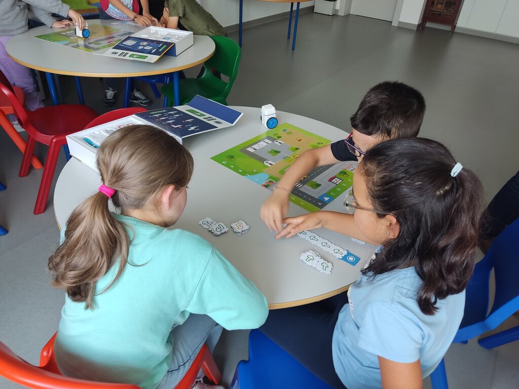 Kits de Robótica: kubo e weeemake | Escola Básica de Baltar