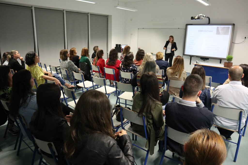 Autarquia de Paredes ouve a população sobre combate à violência doméstica