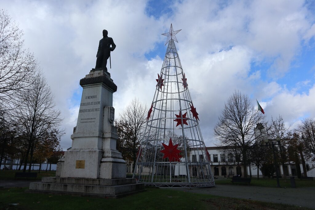 Paredes inaugura sábado iluminação da “Árvore de Natal” com 30 mil micro lâmpadas LED