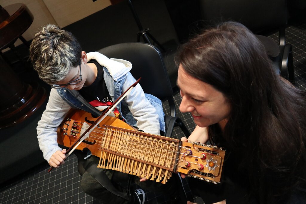 CARTAZ # CULTURA |  À DESCOBERTA DA NYCKELHARPA 