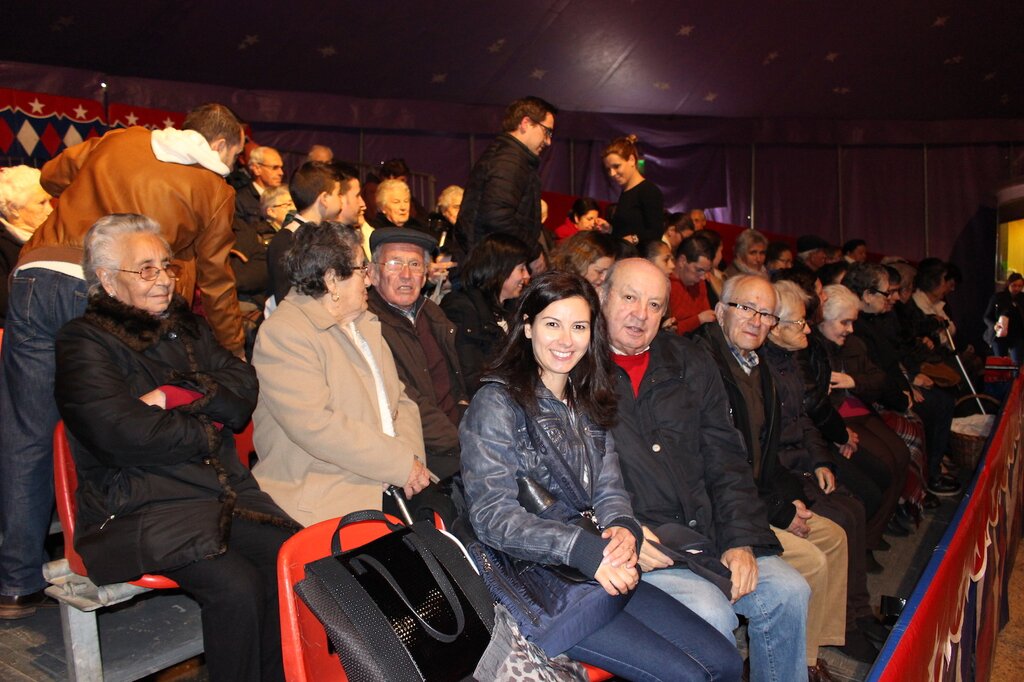 Câmara de Paredes levou 155 idosos ao Circo