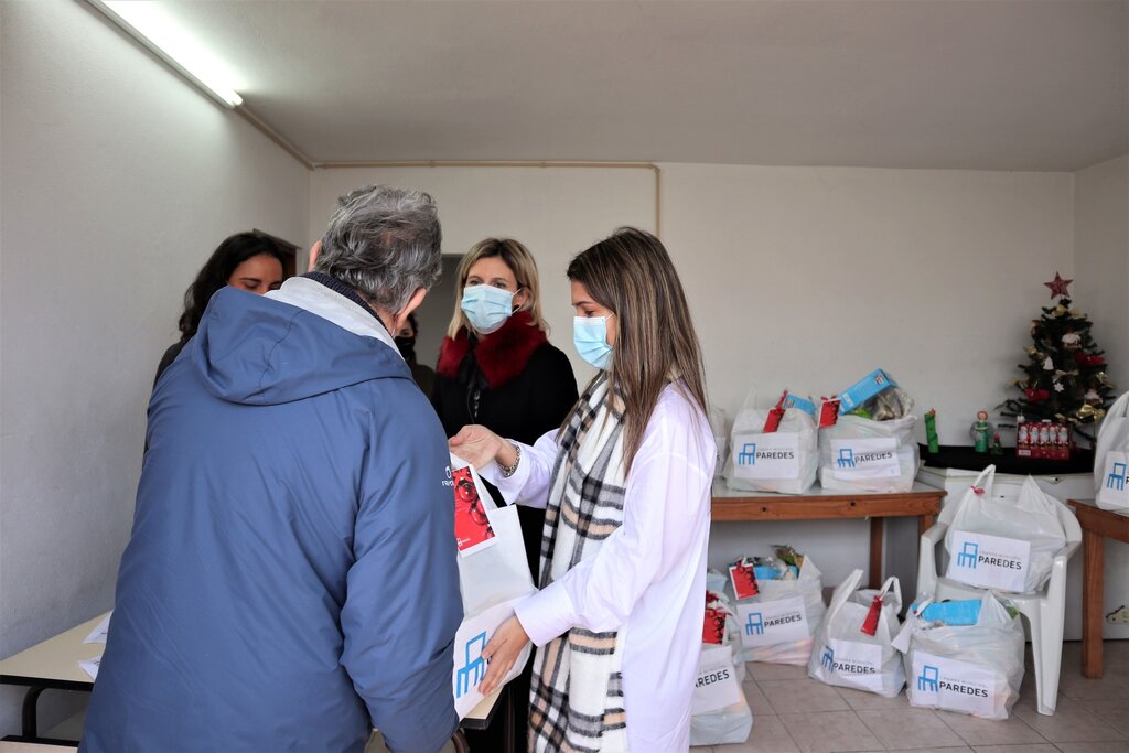 CÂMARA DE PAREDES APOIA 230 PESSOAS COM CABAZES ALIMENTARES DE NATAL 