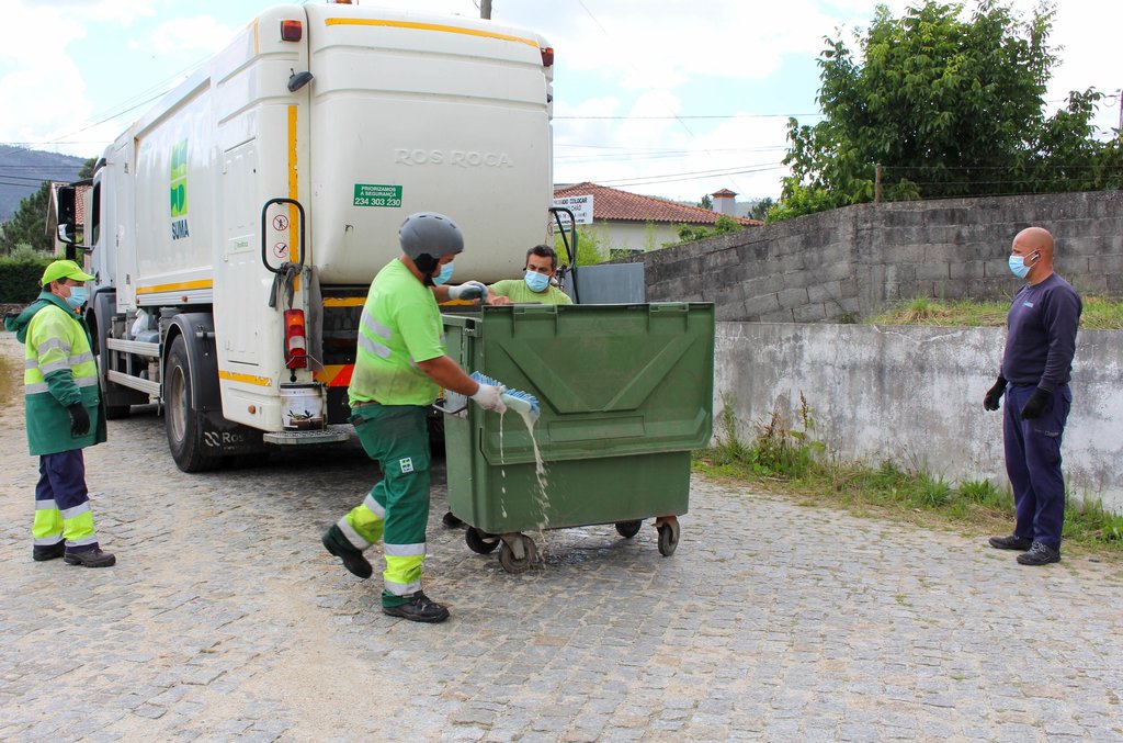 Autarquia de Paredes procedeu à lavagem e desinfeção de mais de 2 mil contentores de resíduos 