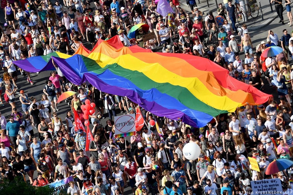 Parlamento Europeu Condena legislação anti-LGBTIQ