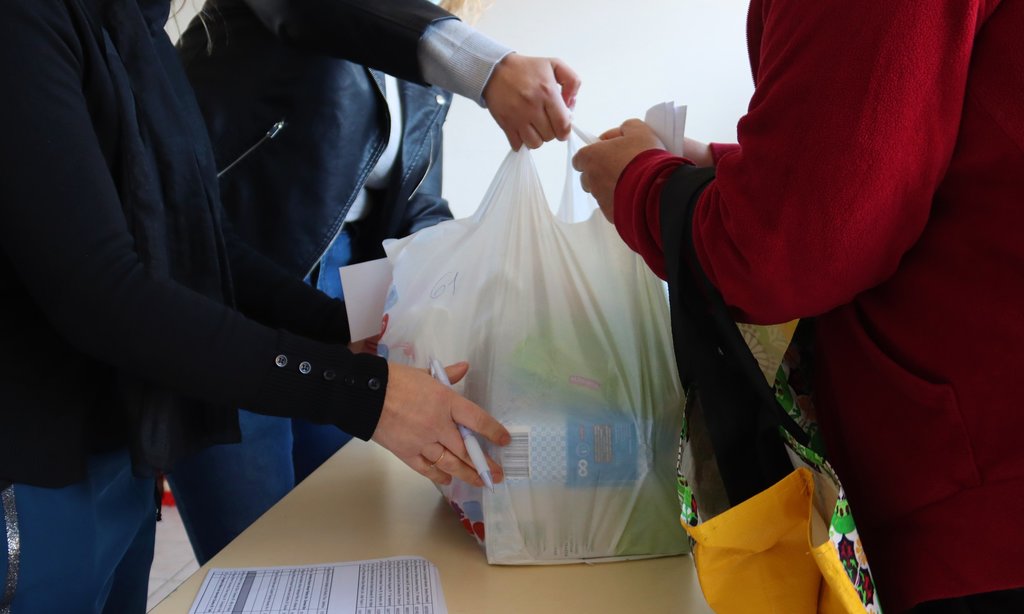 Município de Paredes apoia cerca de 100 famílias com cabazes alimentares de Natal