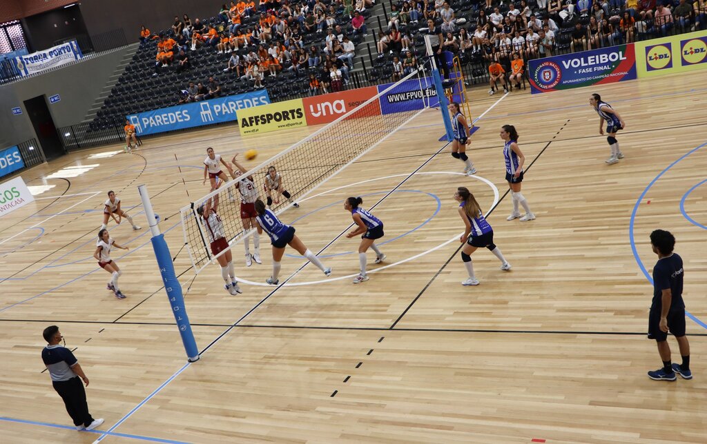 Multiusos de Paredes recebe jogos de qualificação para o Campeonato da Europa 2024 de Voleibol Su...