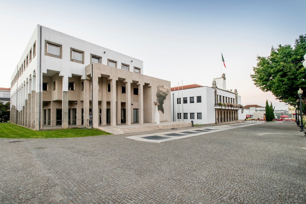 Município de Paredes e Universidade Lusófona estabelecem protocolo para atribuição de bolsa de es...