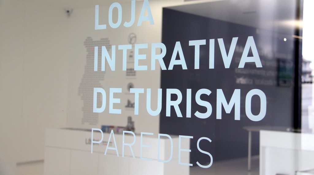 Loja Interativa de Turismo de Paredes promove artes plásticas com Residência Artística do artista...
