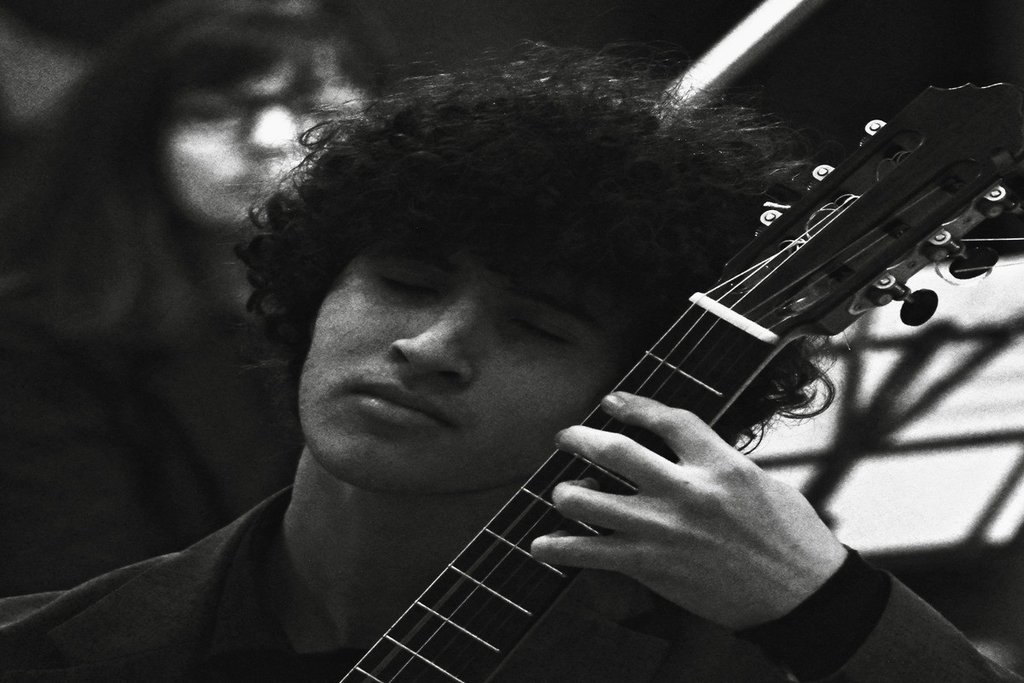 Jovem guitarrista Vasco Grãos é o convidado do próximo concerto do “Young Guitar Masters” na Igre...