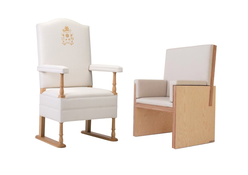 Paredes apresenta-se na BTL com a arte das “cadeiras do Papa” e o doce tremoceiro