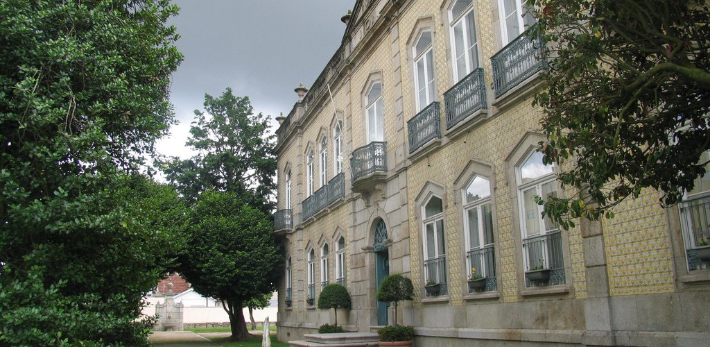 Casa da Cultura de Paredes acolhe exposições “Novas Histórias Pintadas”, “Entre Terra e Mar” e “A...