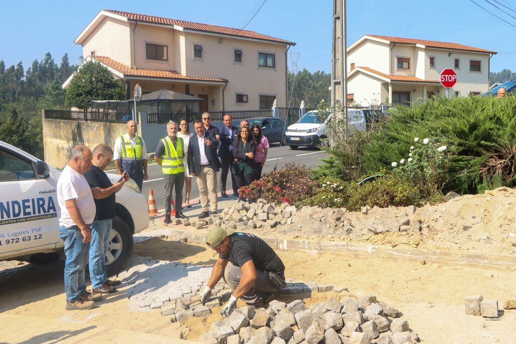 Município de Paredes concluiu 19,3 km da Rede de Saneamento em Recarei e Sobreira num investimen...