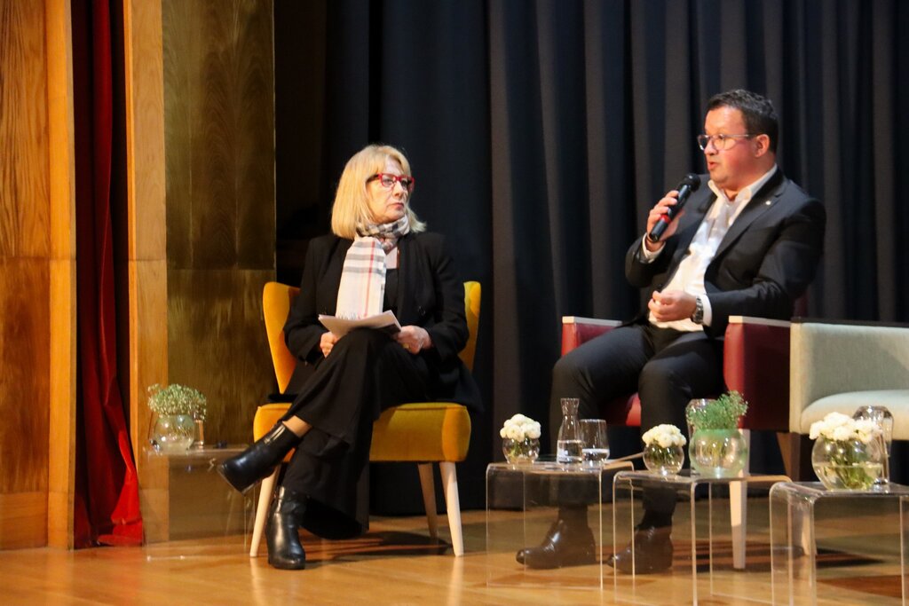 Casa da Cultura acolheu seminário sobre "Artes em Madeira, Tradição e Design"