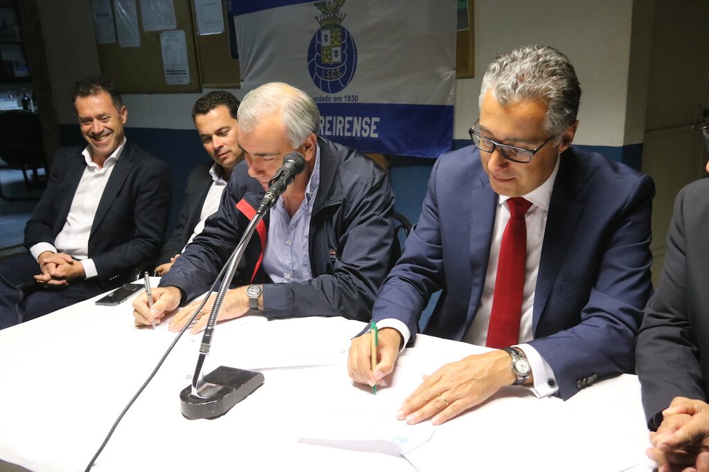 Assinado Protocolo com o ISC Sobreirense para a construção de relvado sintético