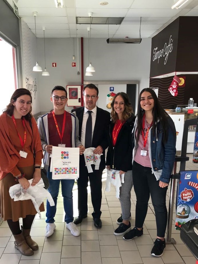 Recolha de alimentos envolveu 70 voluntários e 5 mil produtos essenciais angariados para apoio da...