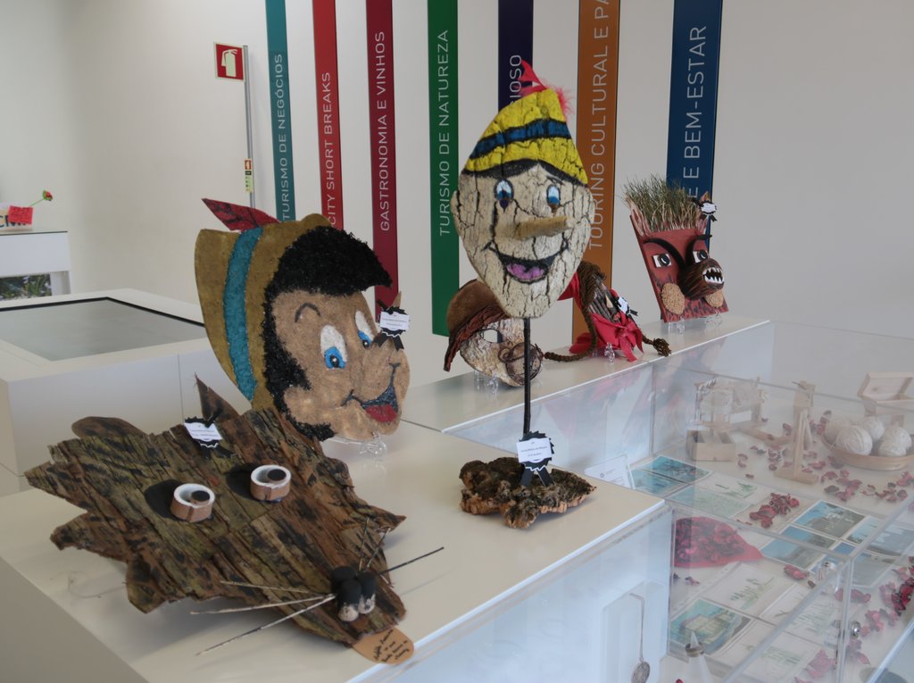 Indústria do mobiliário inspira à criação de Máscaras de Carnaval pelos alunos de Paredes