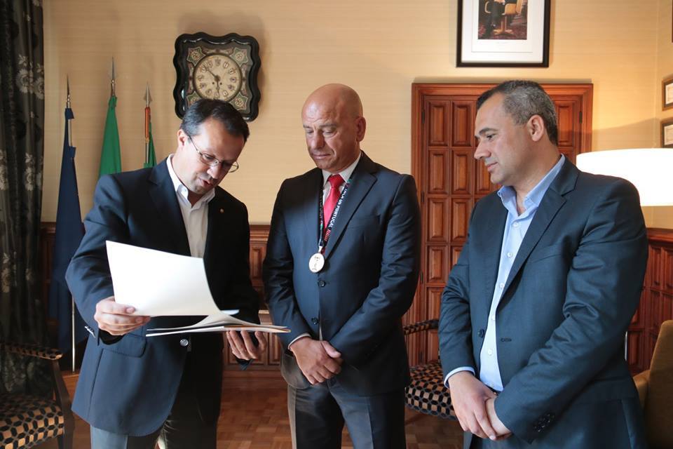 Taça de Portugal conquistada por José Mota "viajou" até à Câmara de Paredes 