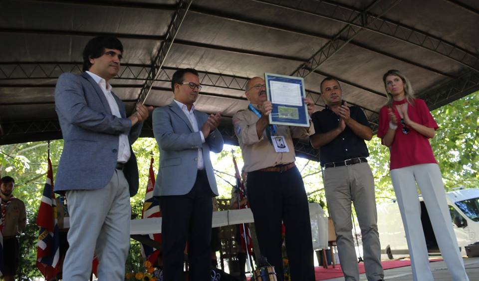 Chefe Gastão recebe a Medalha de Mérito Municipal de Paredes numa cerimónia presenciada por 350 e...