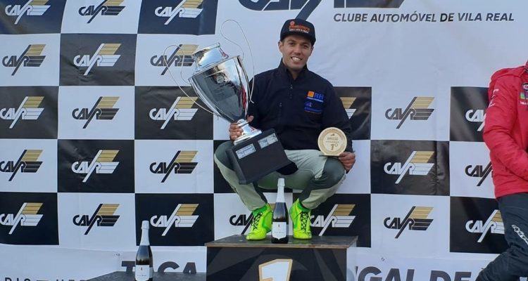 O Campeão Nacional de Rallycross João Ribeiro recebe voto de louvor da Câmara de Paredes