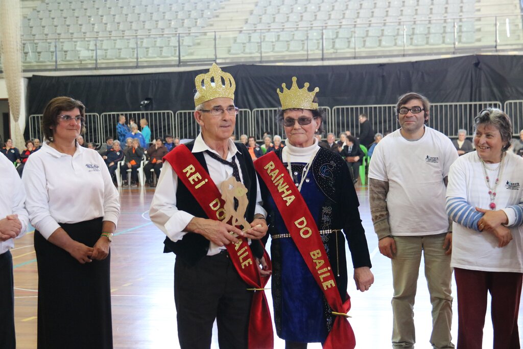 300 idosos do Concelho de Paredes animam “Baile de Reis” 